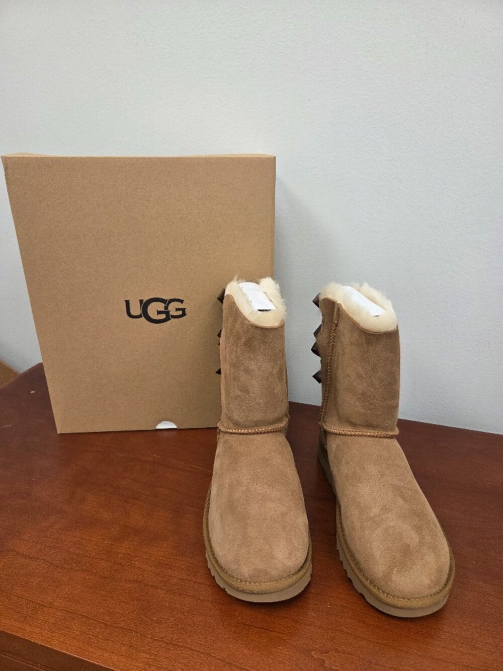 UGG  W Balley Bow II Chestnut New In Box Women's Size 8